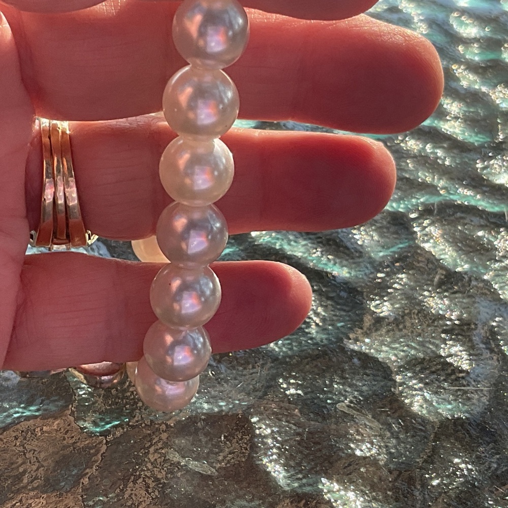 Faux Pearl bead bracelet with charm stretch white - Picture 2 of 7